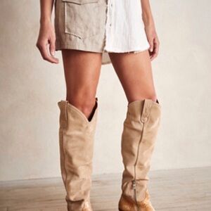 Free People J O Ghost Stylish Tan Knee-High Boots size 39 worn once